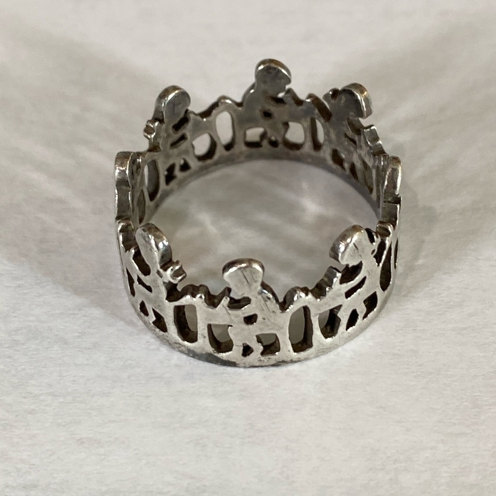 James Avery Teacher Ring-students in desks in a circle